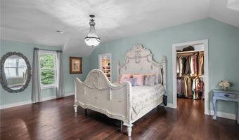 1004 Great Rd, Lincoln, RI 02865