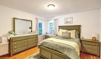 36 Fairway Rd, Narragansett, RI 02882