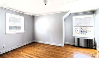 19 Hillside Ave, Newport, RI 02840