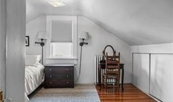 14 Dearborn St, Newport, RI 02840
