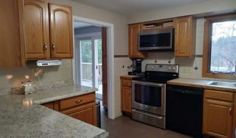 70 Cherrywood Dr, Barre, VT 05641