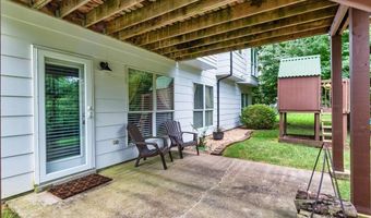 1201 Oak Borough Dr, Ballwin, MO 63021