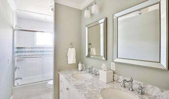 45 Strickland St, Bay Head, NJ 08742