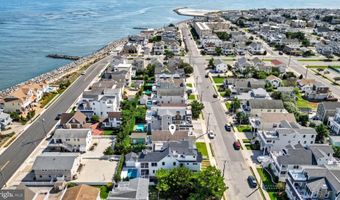 273 7TH St, Avalon, NJ 08202