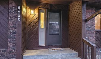 806 E Springfield St, Aurora, MO 65605