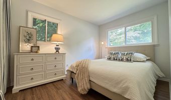 285 Brookside Dr, Ann Arbor, MI 48105