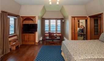57 Ledge Rd 2, Newport, RI 02840