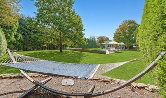 106 Meeting House Ln, Amagansett, NY 11930