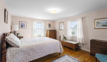 37 Seaview Ave, Branford, CT 06405