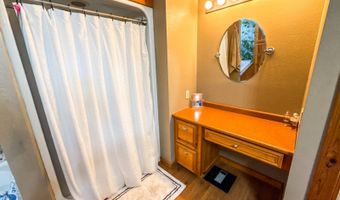 8667 W Hardwood Rd, Atoka, OK 74525