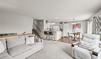 6433 158th St W, Apple Valley, MN 55124