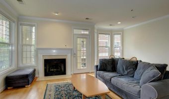 1320 N WAYNE St N 307, Arlington, VA 22201