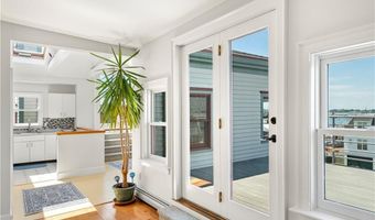 433 Thames St E, Newport, RI 02840