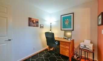 7673 Woodmere Dr 27, Athens, OH 45701
