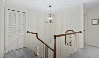 10 Buttonwood Rd, Bedford, NH 03110