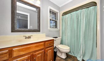 404 Cloverleaf Dr, Athens, AL 35611