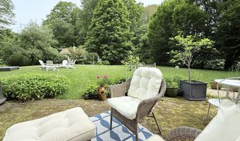137 Main St, Chester, CT 06412