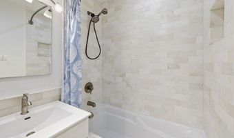 639 N Kaspar Ave, Arlington Heights, IL 60004