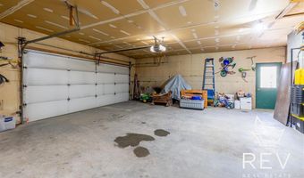 8 Mountain Dr, Cody, WY 82414
