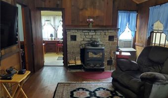 95 Mohawk St, Coventry, RI 02816