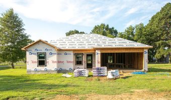 101 LLOYD HENDERSON Rd, Beebe, AR 72012