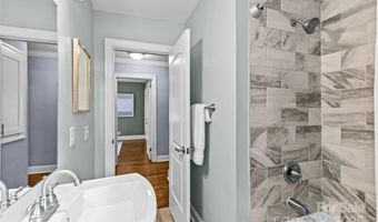 2538 Arnold Dr E, Charlotte, NC 28205