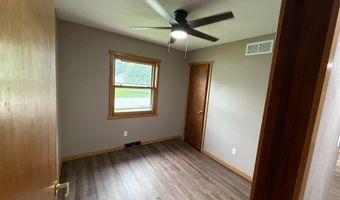 204 7TH St W, Andalusia, IL 61232