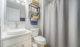 1043 Maiden Ln, Ann Arbor, MI 48105