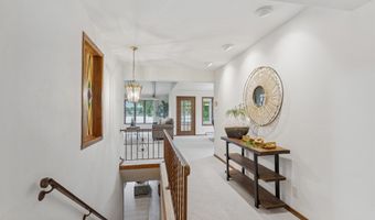 2213 SUNRISE Dr, Appleton, WI 54914
