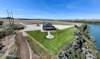 305 Snake River Dr, American Falls, ID 83211
