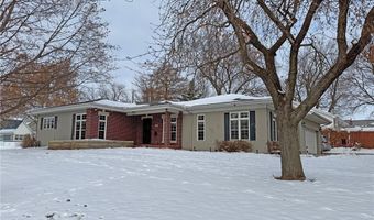 1108 E 3rd St, Anamosa, IA 52205