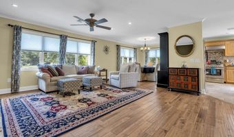 26 Crest Rd, Middletown, NJ 07748