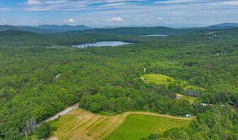 34 Cricket Ln, Sebago, ME 04029