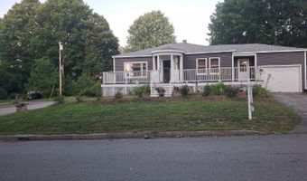 38 Mary Carroll St, Auburn, ME 04210