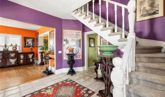 48 Wollaston St, Cranston, RI 02910