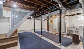 957 Cleveland Ave, Amherst, OH 44001
