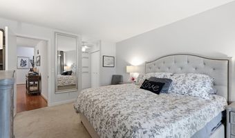2102 CHESAPEAKE HARBOUR Dr E, Annapolis, MD 21403