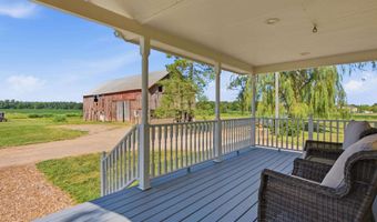 8011 Hollow Corners Rd, Almont, MI 48003