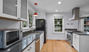 485 Spring St, Newport, RI 02840