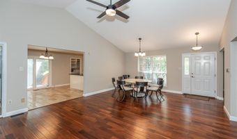 925 Westrun Dr, Ballwin, MO 63021