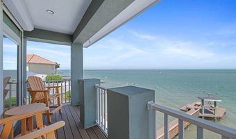 317 Bayview Dr, Aransas Pass, TX 78336