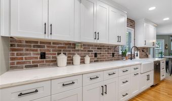 3774 Hunters Chase Ct, Peachtree Corners, GA 30096