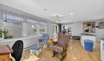 11 Johnson Ave, North Kingstown, RI 02852