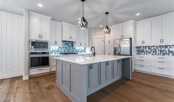 3601 SW Aurora Ln, Bentonville, AR 72713