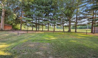 17 Pine Grove Dr, Batesville, IN 47006