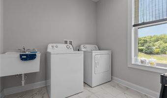 207 Monterey Ct, Adams Twp., PA 16046