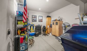 2921 Steamboat Dr, Bullhead City, AZ 86429