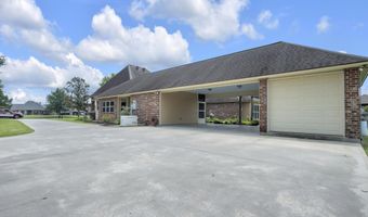 210 Grand Lake Dr, Arnaudville, LA 70512