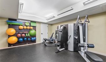 223 Saratoga Rd 1422, Honolulu, HI 96815