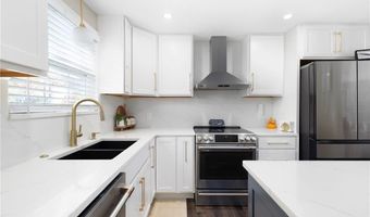 54 Salem Ave, Cranston, RI 02920